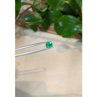 1.52 Ct. Emerald from Afghanistan Life Style