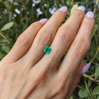 1.01 Ct. Emerald from Colombia Life Style