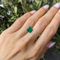 2.34 Ct. Emerald from Colombia Life Style