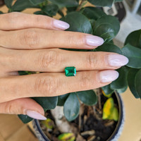 1.18 Ct. Emerald from Colombia - Muzo Life Style