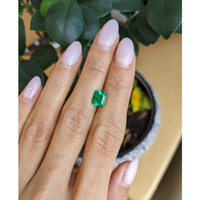 1.42 Ct. Emerald from Colombia Life Style