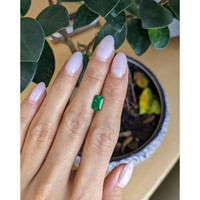 1.23 Ct. Emerald from Colombia Life Style