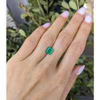 1.49 Ct. Emerald from Colombia Life Style