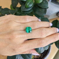 4.78 Ct. Emerald from Colombia Life Style