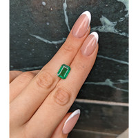 2.95 Ct. Emerald from Zambia Life Style