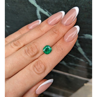 2.22 Ct. Emerald from Colombia Life Style