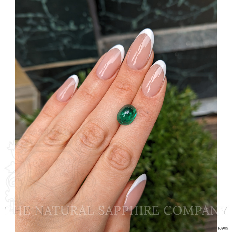 4.90 Ct. Cabochon Emerald from Colombia - Muzo
