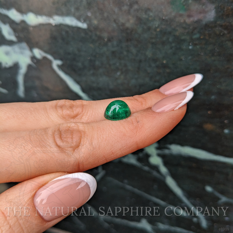 4.90 Ct. Cabochon Emerald from Colombia - Muzo