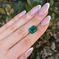 6.87 Ct. Emerald from Colombia Life Style