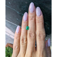 0.95 Ct. Emerald from Colombia Life Style
