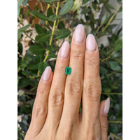 0.94 Ct. Emerald from Colombia Life Style