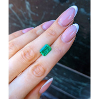 2.62 Ct. Emerald from Colombia Life Style