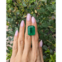 32.96 Ct. Emerald from Zambia Life Style