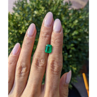 2.35 Ct. Emerald from Zambia Life Style