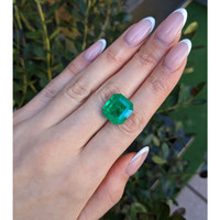 13.21 Ct. Emerald from Colombia Life Style