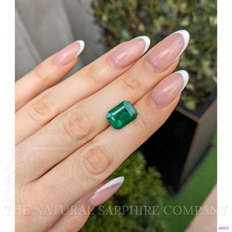 5.73 Ct. Emerald from Colombia - Muzo