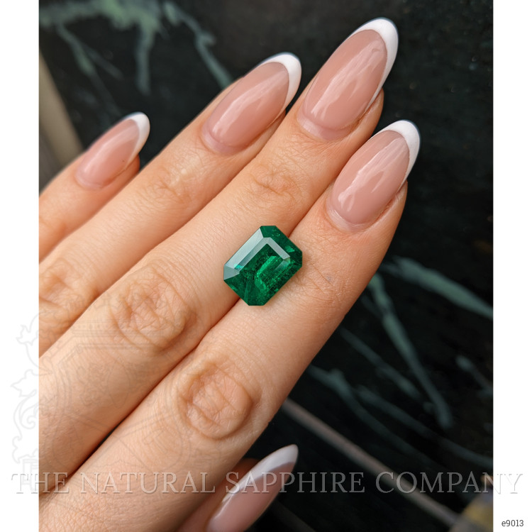 5.73 Ct. Emerald from Colombia - Muzo