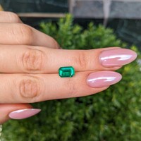 2.23 Ct. Emerald from Colombia Life Style