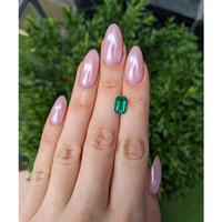 2.23 Ct. Emerald from Colombia Life Style