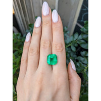 11.52 Ct. Emerald from Colombia Life Style
