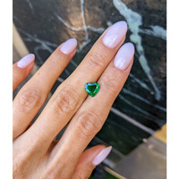1.00 Ct. Emerald from Brazil Life Style