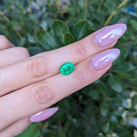 2.73 Ct. Emerald from Colombia Life Style