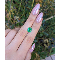 2.20 Ct. Emerald from Colombia Life Style