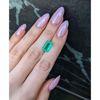 2.55 Ct. Emerald from Colombia Life Style