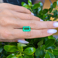 2.55 Ct. Emerald from Colombia Life Style