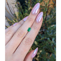 0.53 Ct. Emerald from Colombia Life Style
