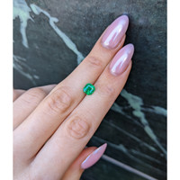 1.05 Ct. Emerald from Colombia Life Style