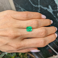 2.60 Ct. Emerald from Colombia Life Style