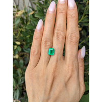 2.95 Ct. Emerald from Colombia Life Style