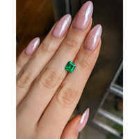 1.32 Ct. Emerald from Colombia - Muzo Life Style