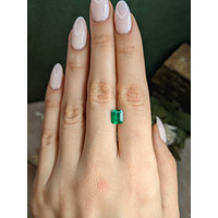 1.45 Ct. Emerald from Colombia - Muzo Life Style