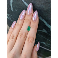 1.25 Ct. Emerald from Colombia - Muzo Life Style