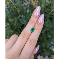 1.88 Ct. Emerald from Colombia - Muzo Life Style