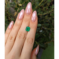 2.23 Ct. Emerald from Colombia - Muzo Life Style