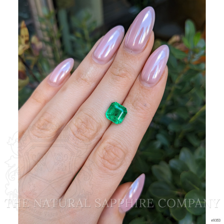 3.34 Ct. Emerald from Colombia - Muzo