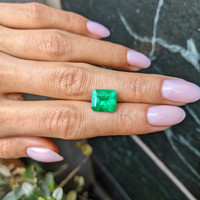 3.87 Ct. Emerald from Colombia Life Style
