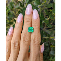 2.71 Ct. Emerald from Colombia Life Style