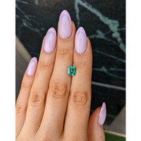 1.42 Ct. Emerald from Colombia Life Style