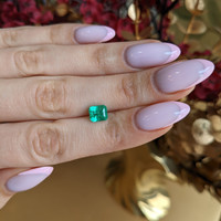1.25 Ct. Emerald from Colombia Life Style