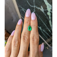2.02 Ct. Emerald from Colombia Life Style