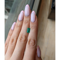 1.07 Ct. Emerald from Colombia Life Style