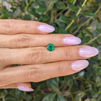 1.05 Ct. Emerald from Colombia Life Style
