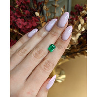 2.58 Ct. Emerald from Colombia Life Style