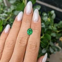 1.34 Ct. Emerald from Colombia Life Style
