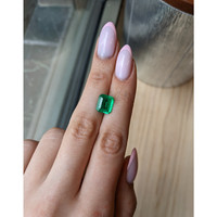 2.92 Ct. Emerald from Colombia Life Style