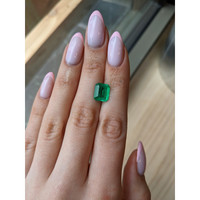 2.92 Ct. Emerald from Colombia Life Style
